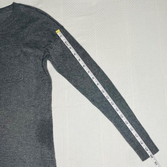 Ellen Tracy Charcoal Gray Crew Neck Sweater with Pocket (Medium) - Picture 8 of 8